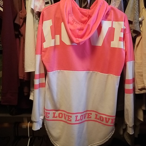 Top - Picture 3 of 4